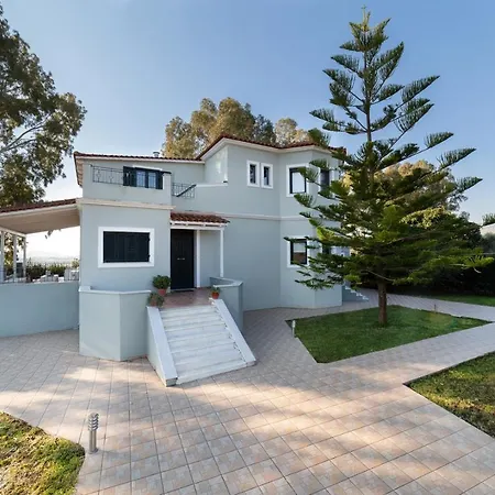 Louke Villa Lixouri