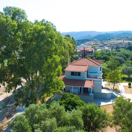 Louke Villa Lixouri